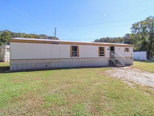 Foto del edificio - Updated 2BR/1BA Trailer in Muscle Shoals –...