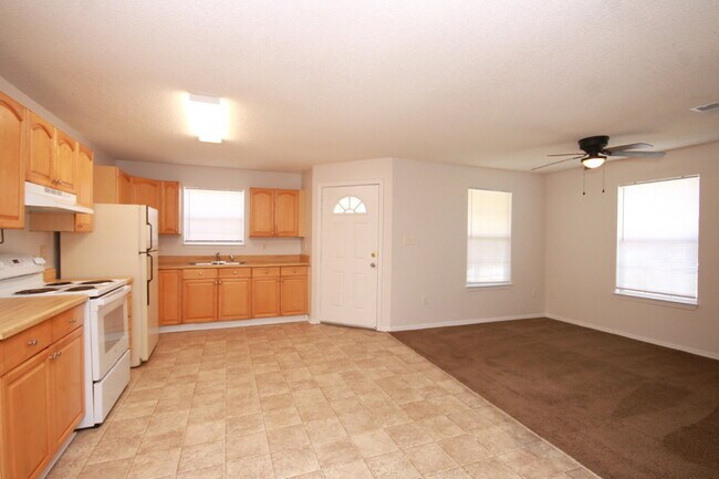 Building Photo - 3BR Pensacola Home Near Blue Wahoos Stadium & Fenced Backyard!