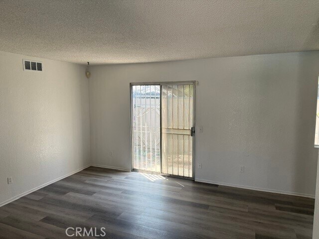 Foto del edificio - 16770 San Bernardino Ave