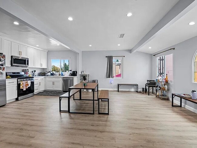 Building Photo - 1005 Hi Point St