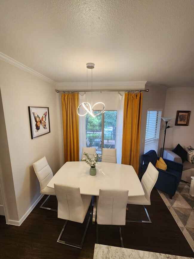 Dining Area - 6000 Shepherd Mountain Cv