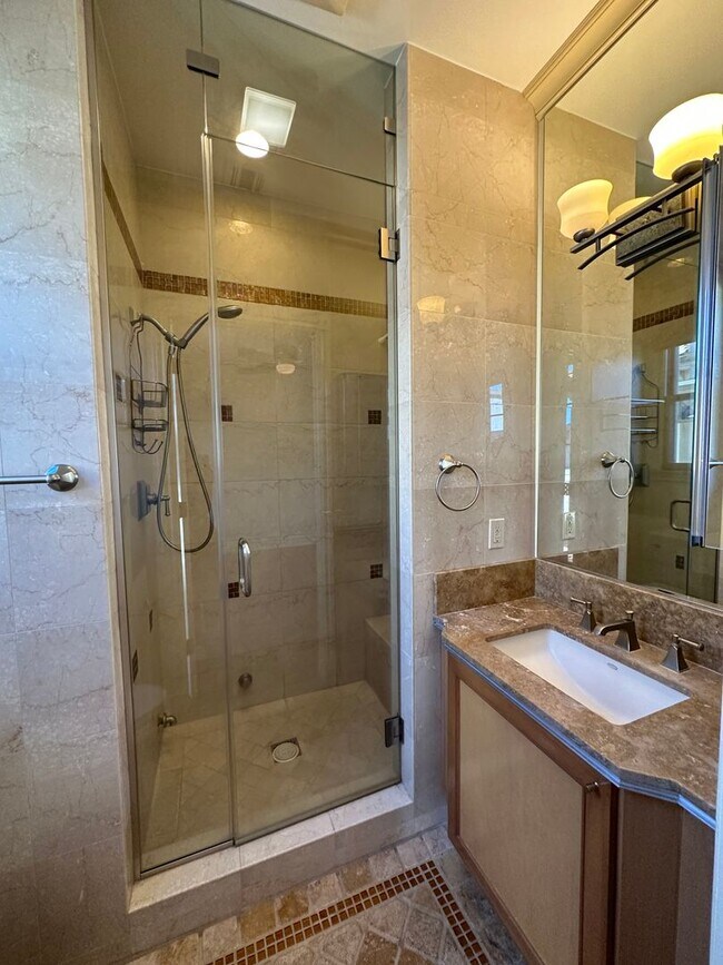 Foto del edificio - Luxury 3BD/4BA town home in Pasadena