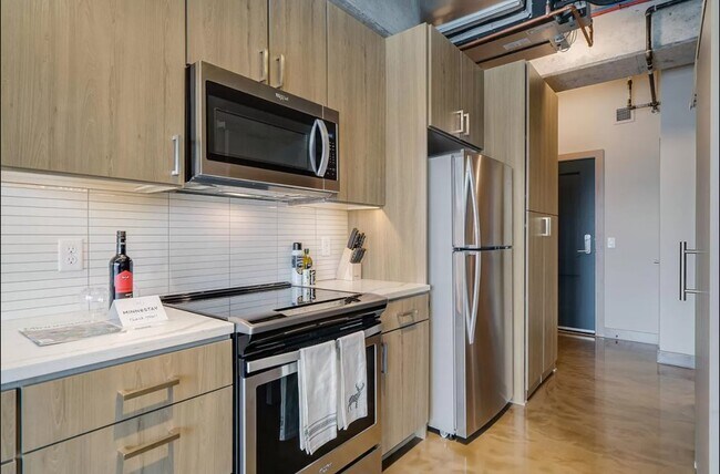 Foto del edificio - 728 3rd St N