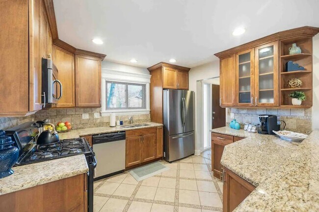 Foto del edificio - 408 N Windsor Dr