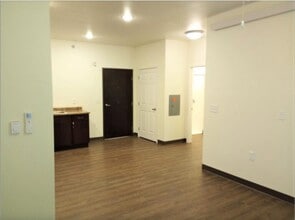 Building Photo - 749 Streeter Dr