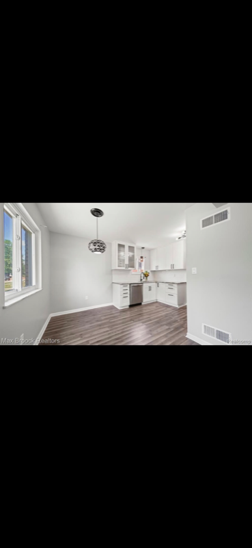 Building Photo - 26576 Brettonwoods St
