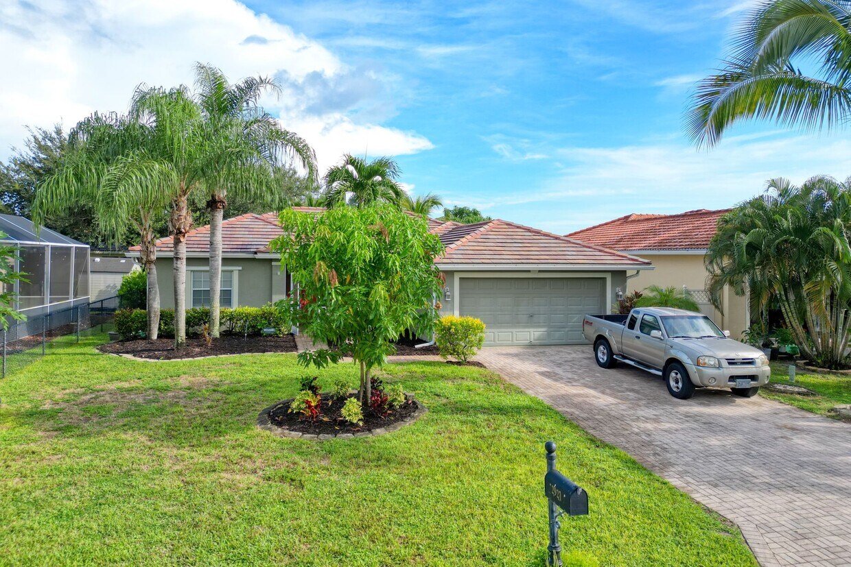 2921 Inlet Cove Ln E, Naples, FL 34120 House for Rent in Naples, FL