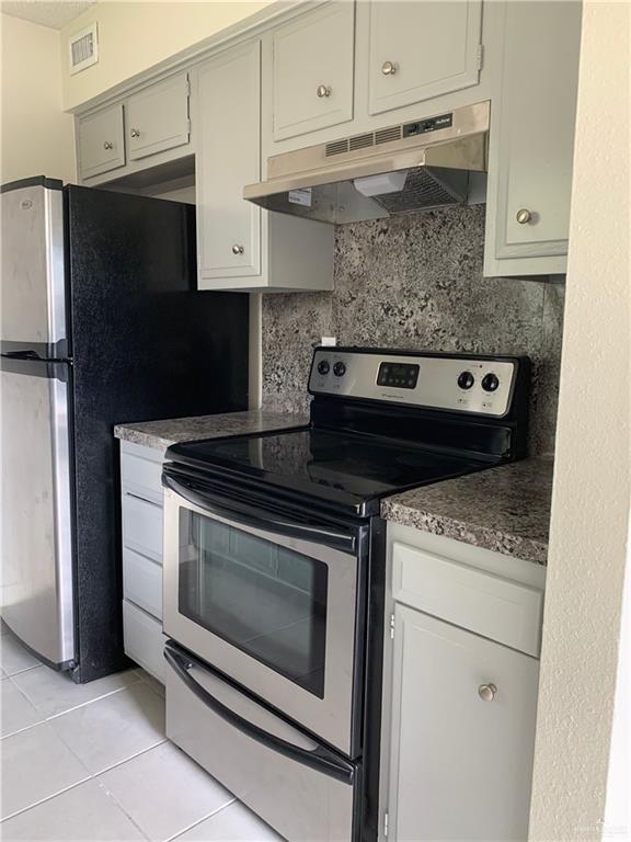 Building Photo - 8 Jason Ave