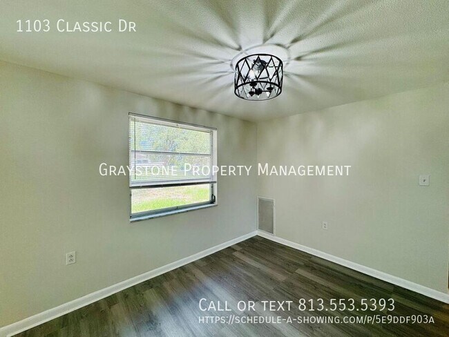 Building Photo - 1103 Classic Dr