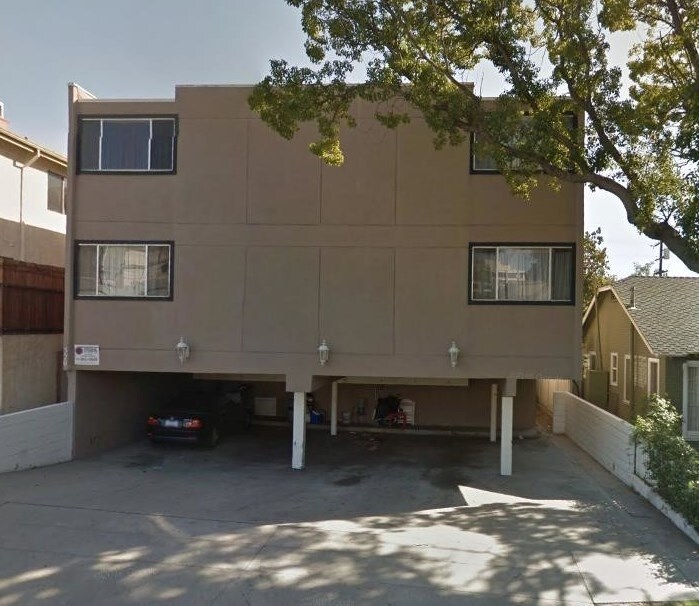 Building Photo - 520 E Tujunga Ave