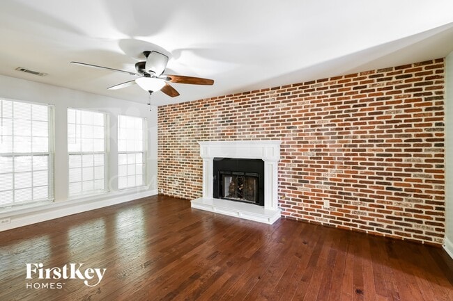 Foto del edificio - 2522 Halcyon Way