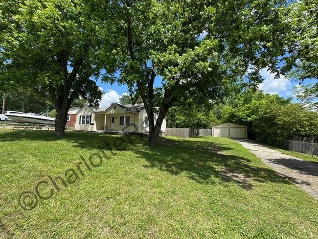Building Photo - Nice 2 bedroom 2 bath home in Lincolnton!