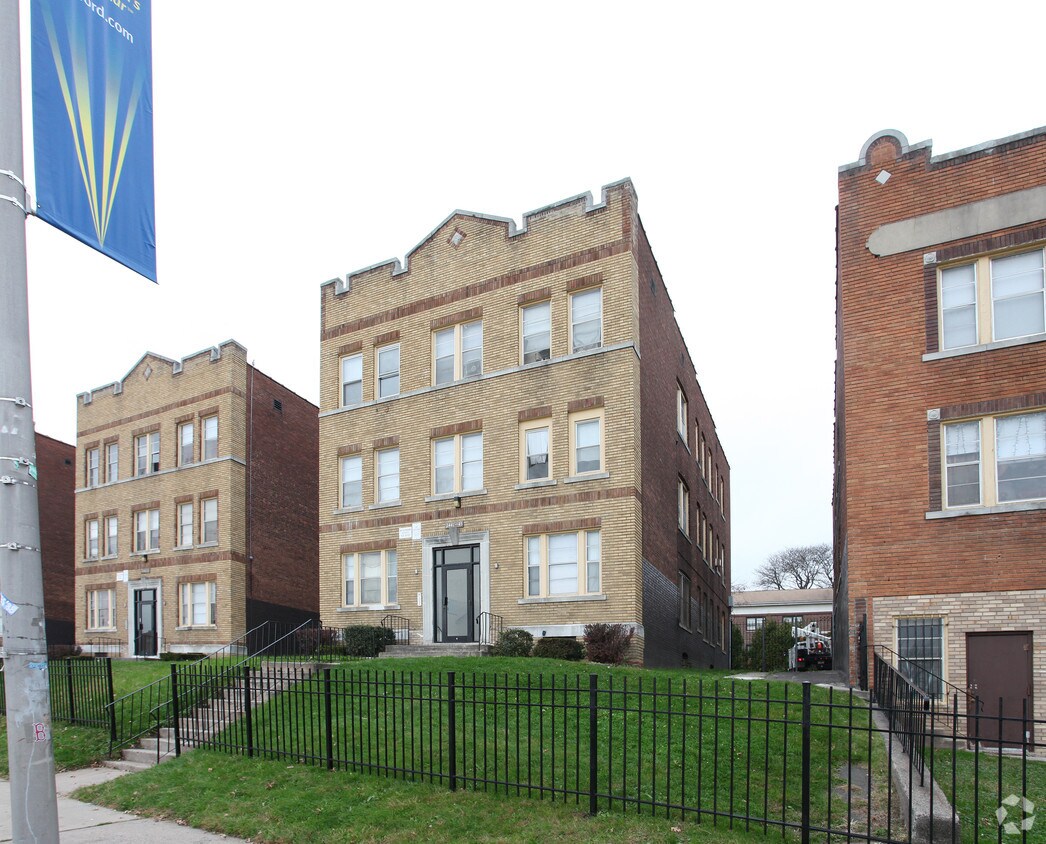 Building Photo - 2441-2443 Main St