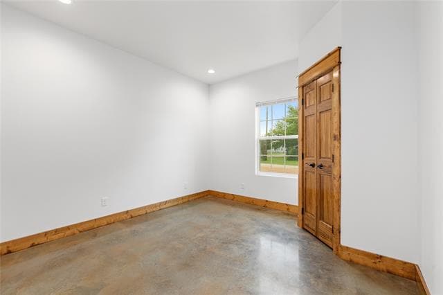 Building Photo - 413 5th St