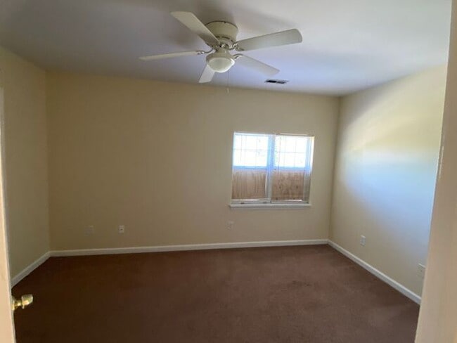 Foto del edificio - Students Welcome! 4BR home, Open layout, l...