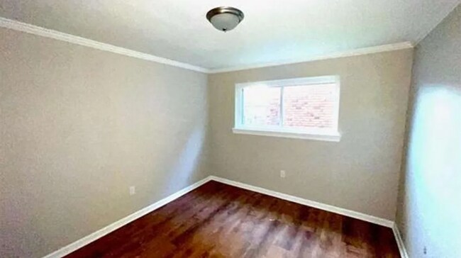 Building Photo - 2 bedrooms 1 bath - $850 per month