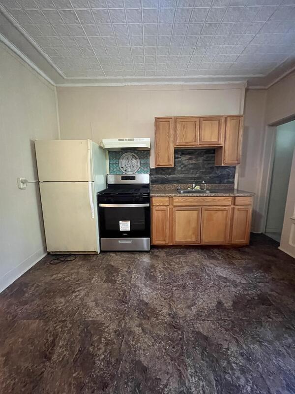 190 Main St, Cohoes, NY 12047 Condo for Rent in Cohoes, NY