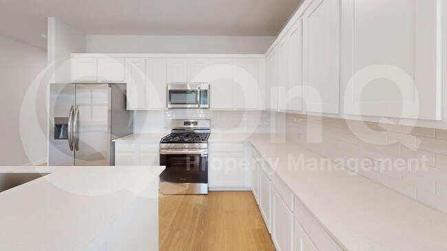 Foto del edificio - 682 Briar Dr