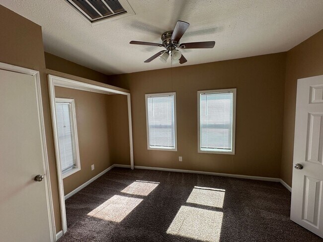 Foto del edificio - Cozy 1-Bedroom 1 1/2 bathroom Home