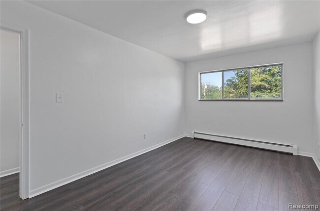 Foto del edificio - 11611 Morang Ave