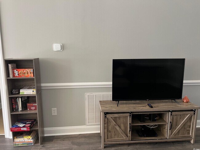 Building Photo - 4139 Hibiscus Dr