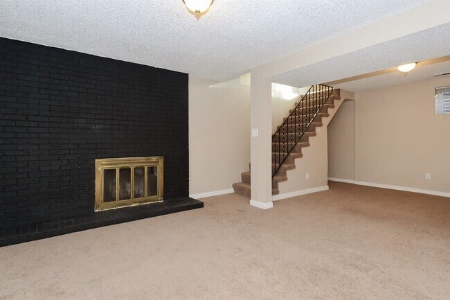 Foto del edificio - 9954 Columbine St