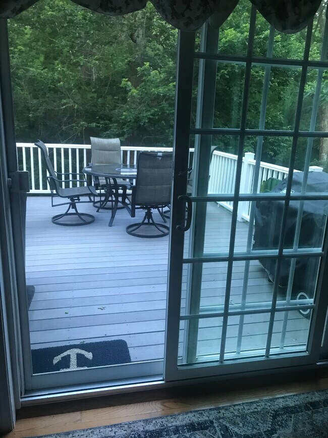 Foto del edificio - 57 Oakwood Rd