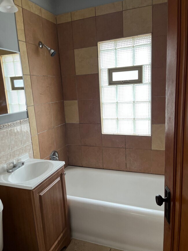 Building Photo - 2869 N 57th St