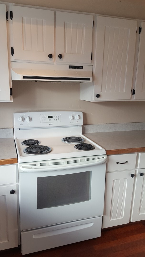 Building Photo - Sandy 3 Bed 2 1/2 Bath Town Home