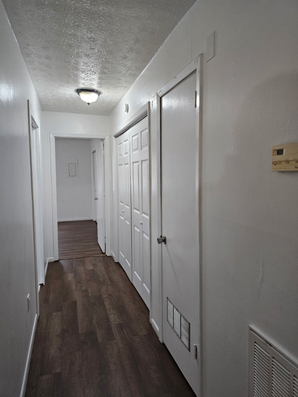 Building Photo - 165 Midway Dr