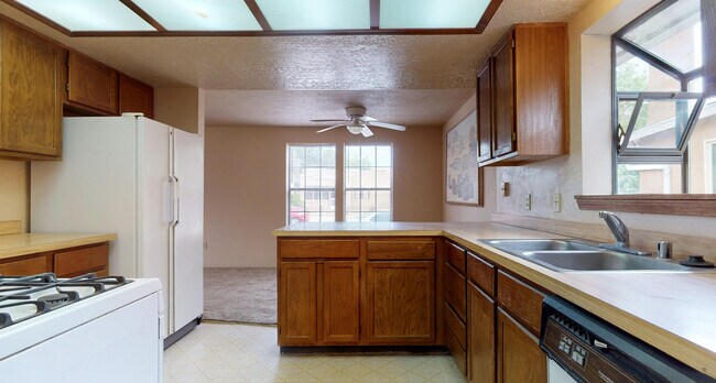 Building Photo - 1031 Forrester Ave NW