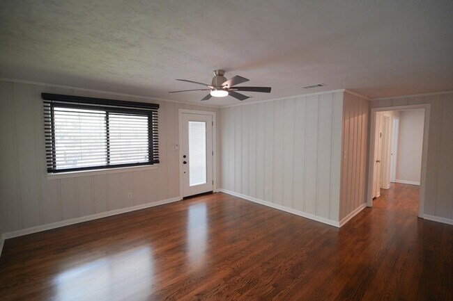 Foto del edificio - 1506 Sharon Rd