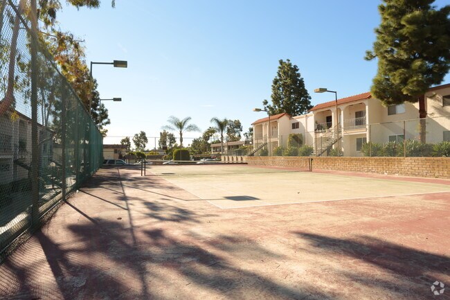 Foto del edificio - 101-225 Candice Pl