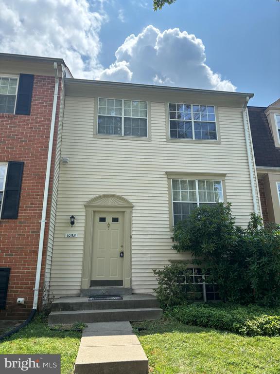 Foto del edificio - 1058 Copperstone Ct