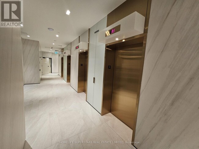 Building Photo - 319 Jarvis St