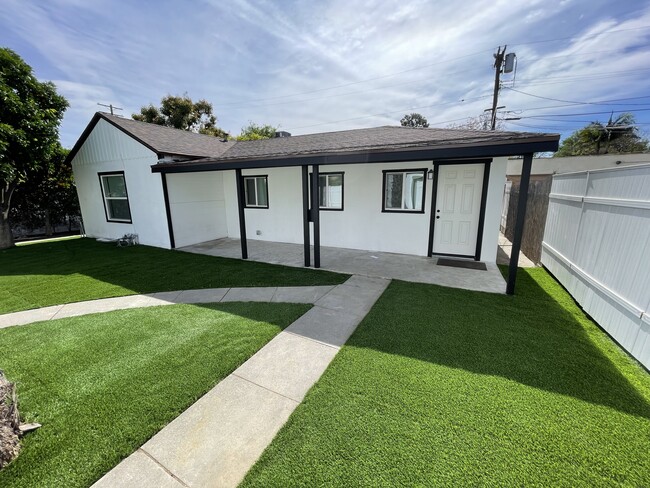 Building Photo - 340 W Alameda Ave