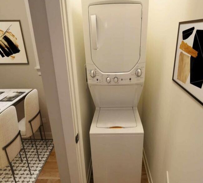 Foto del edificio - 2203 W Eastwood Ave