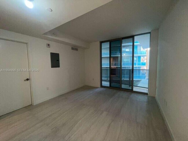 Foto del edificio - 77 SE 5th St