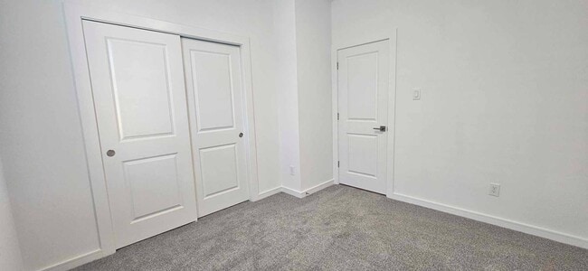 Building Photo - 8442 Bay Oaks Dr