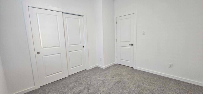 Foto del edificio - 8442 Bay Oaks Dr