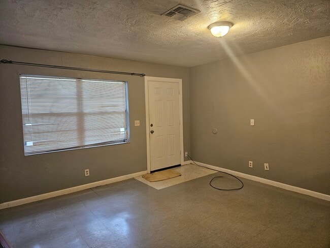 Building Photo - 4276 NW 21st Ave