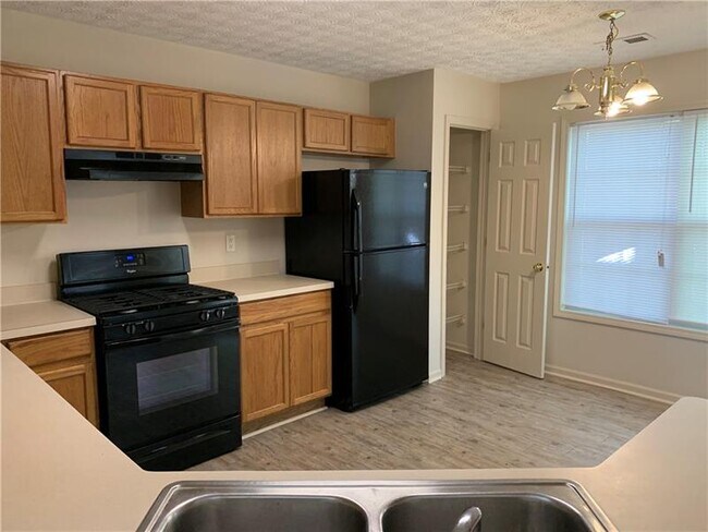Building Photo - 1185 Cedar Brook Dr NE