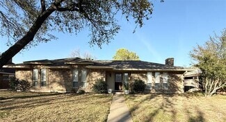 Building Photo - 2526 Parkside Dr