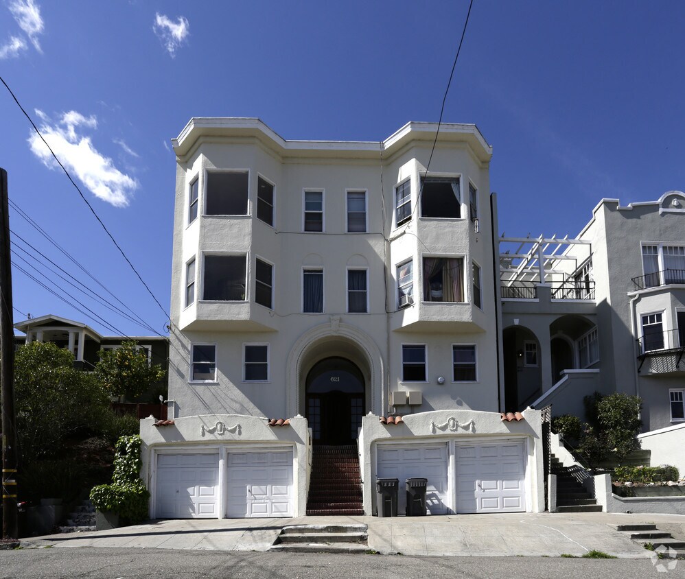 Building Photo - 621 Valle Vista Ave