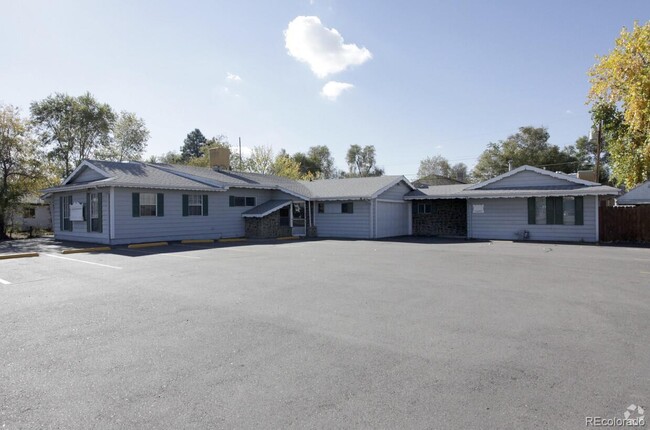 Building Photo - 6955 Dahlia St