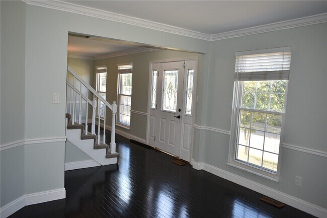 Building Photo - 16407 Westglen Farms Dr