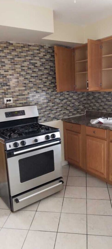 Building Photo - 14 N King Arthur Ct
