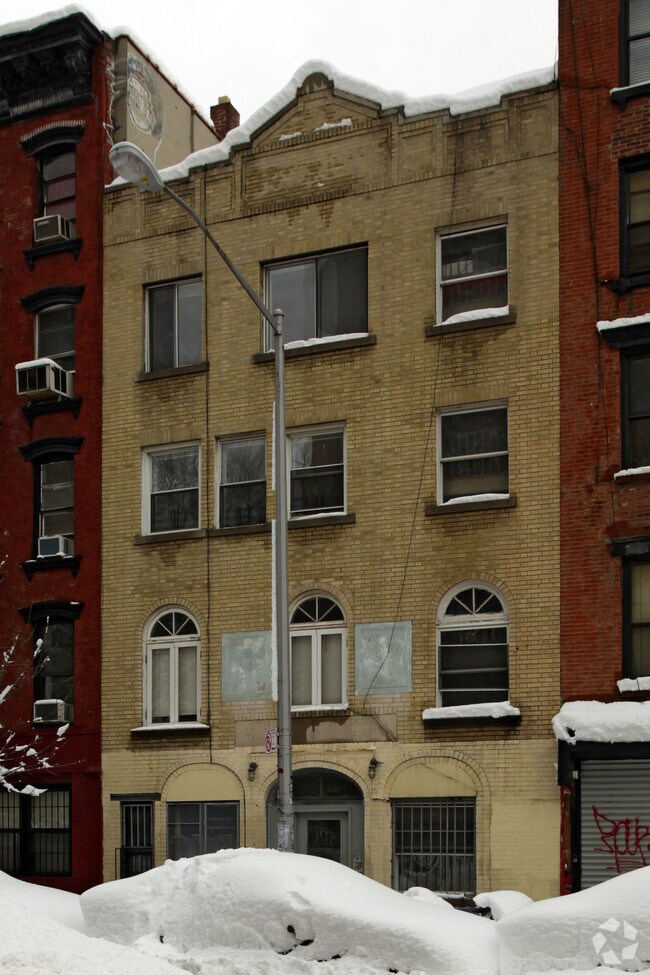Primary Photo - 431 E 6th St