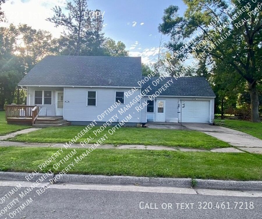 Primary Photo - 1 1/2 Story Home 2 Bedrooms 1 Bath Home in...