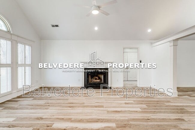 Foto del edificio - 19-A Park Village Lane